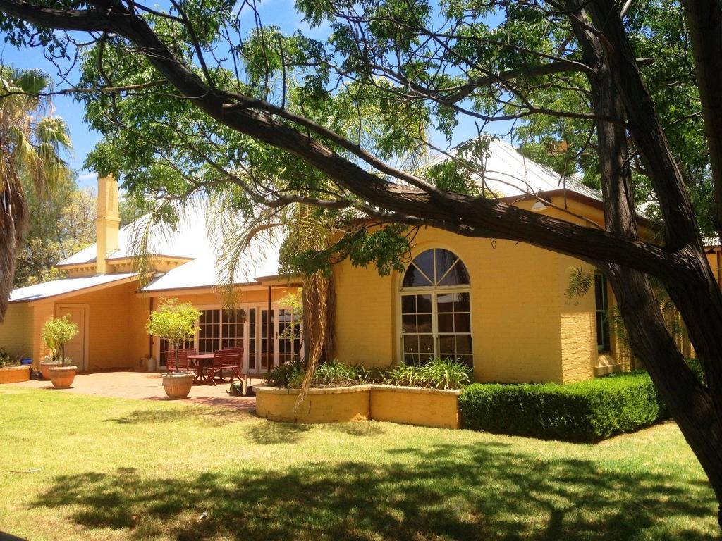 Ranelagh House Hotel Dubbo Exterior photo